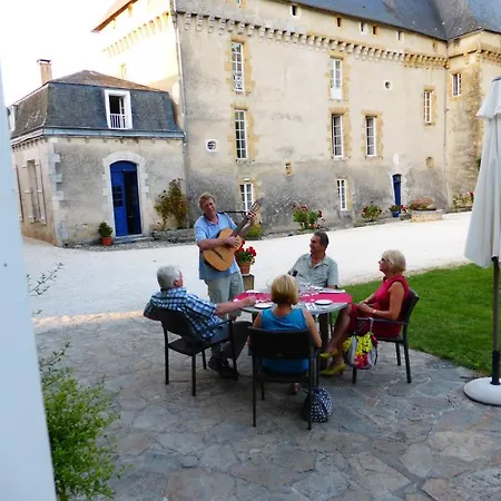 Chateau De Mavaleix Hotel *